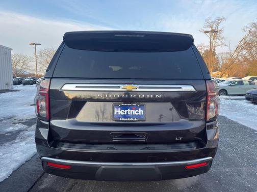 2024 Chevrolet Suburban LT