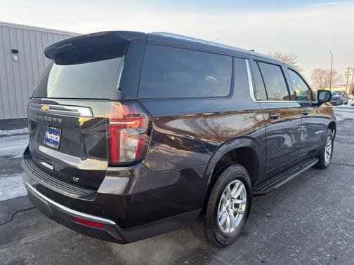 2024 Chevrolet Suburban LT