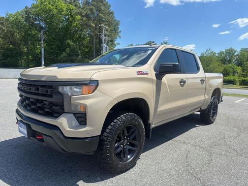 Sand Dune Metallic 2022 Chevrolet Silverado 1500 Custom Trail Boss