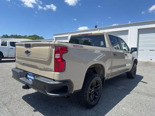 Sand Dune Metallic 2022 Chevrolet Silverado 1500 Custom Trail Boss