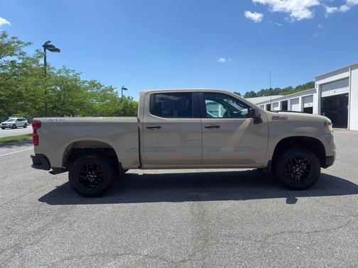 Sand Dune Metallic 2022 Chevrolet Silverado 1500 Custom Trail Boss