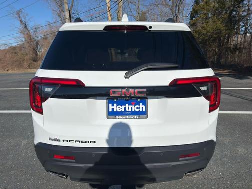 2023 GMC Acadia FWD SLE