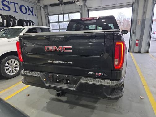 2025 GMC Sierra 1500 AT4X