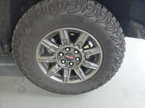 2025 GMC Sierra 1500 AT4X