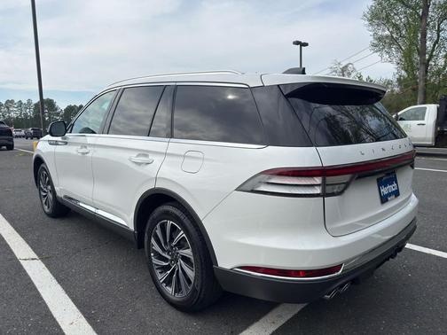 Pristine White Metallic Tri-Coat 2025 Lincoln Aviator Premiere
