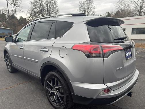 2017 Toyota RAV4 SE