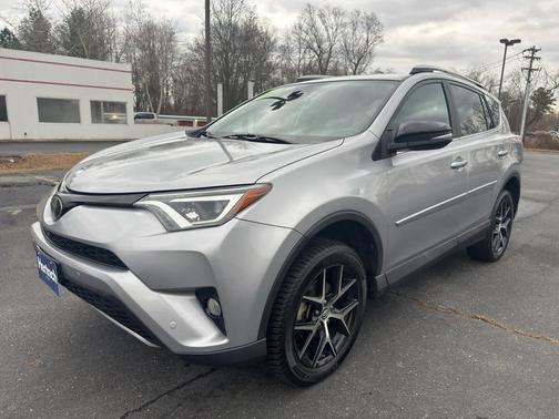 2017 Toyota RAV4 SE