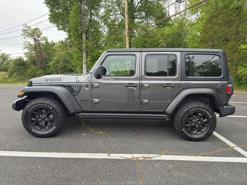 Granite Crystal Metallic Clearcoat 2022 Jeep Wrangler Willys
