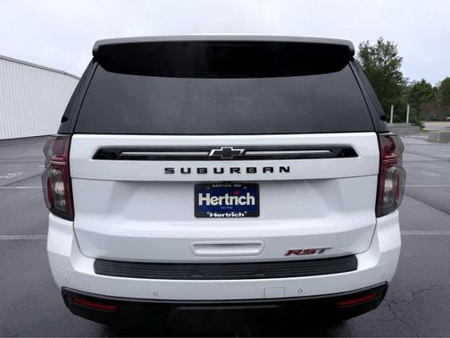 2023 Chevrolet Suburban RST