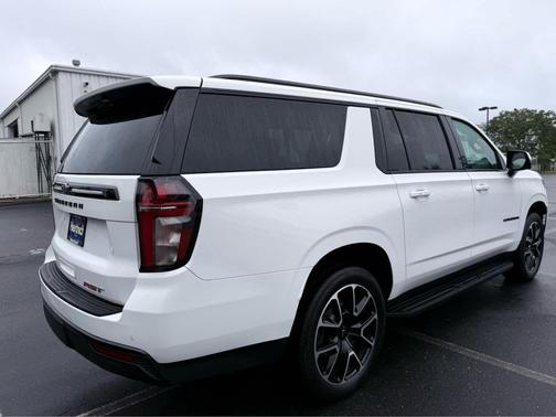 2023 Chevrolet Suburban RST