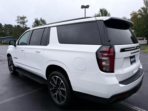 2023 Chevrolet Suburban RST