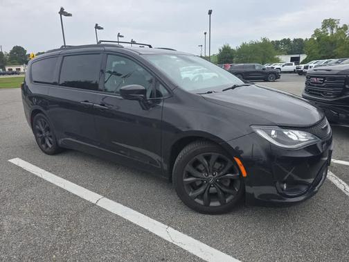 2018 Chrysler Pacifica Touring-L Plus