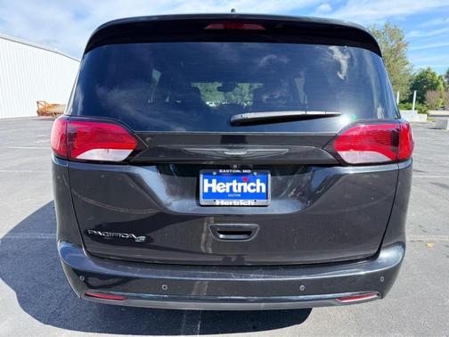 2018 Chrysler Pacifica Touring-L Plus