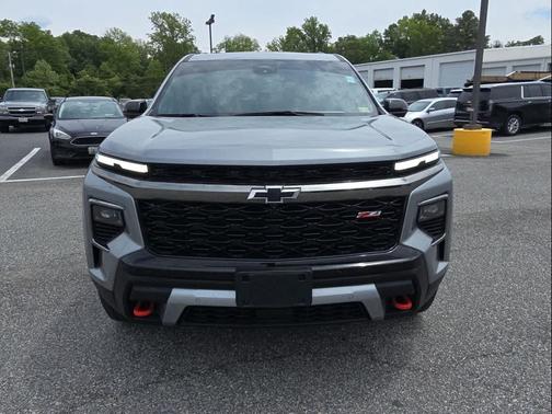 Sterling Gray Metallic 2024 Chevrolet Traverse AWD Z71