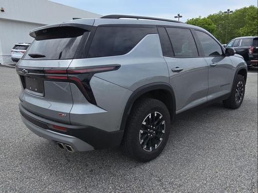 Sterling Gray Metallic 2024 Chevrolet Traverse AWD Z71