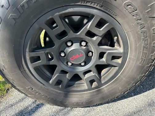 Super White 2019 Toyota 4Runner TRD Pro