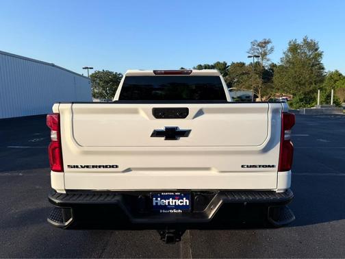 2022 Chevrolet Silverado 1500 Custom Trail Boss