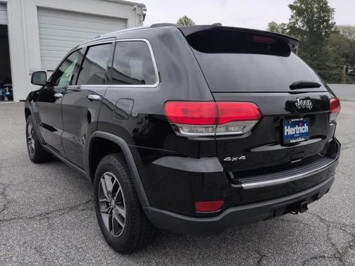 Diamond Black Crystal Pearlcoat 2018 Jeep Grand Cherokee Limited