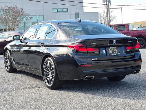 Black Sapphire Metallic 2022 BMW 530 i xDrive