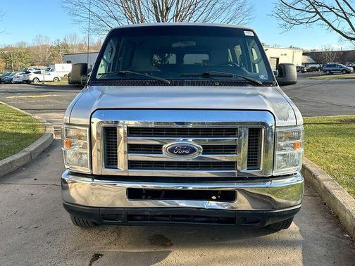 2011 Ford E350 Super Duty XLT