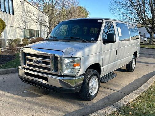 2011 Ford E350 Super Duty XLT