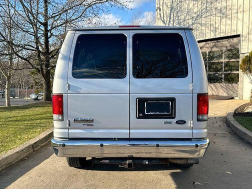 2011 Ford E350 Super Duty XLT