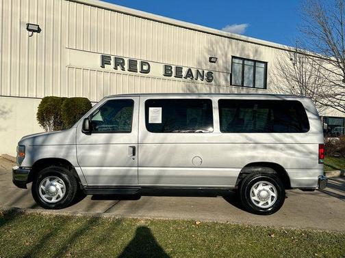 2011 Ford E350 Super Duty XLT