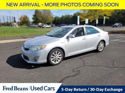 2014 Toyota Camry Hybrid LE