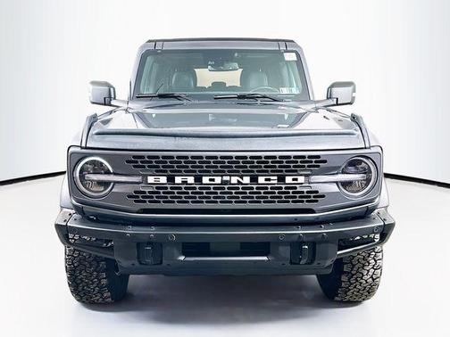 Carbonized Gray Metallic 2023 Ford Bronco Badlands