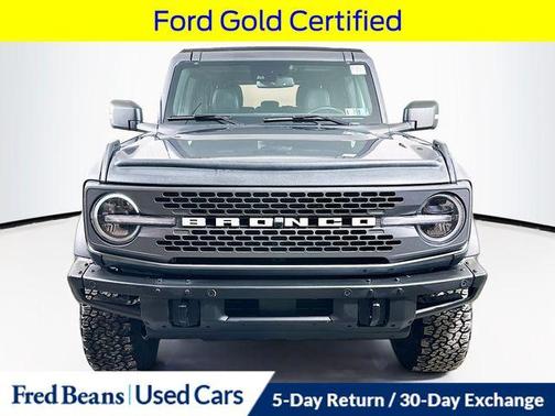 Carbonized Gray Metallic 2023 Ford Bronco Badlands