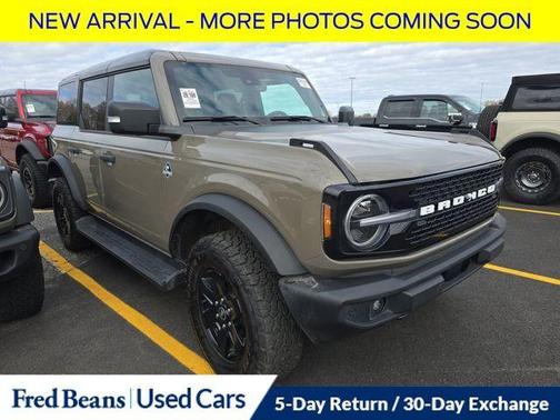 Gray 2025 Ford Bronco Outer Banks