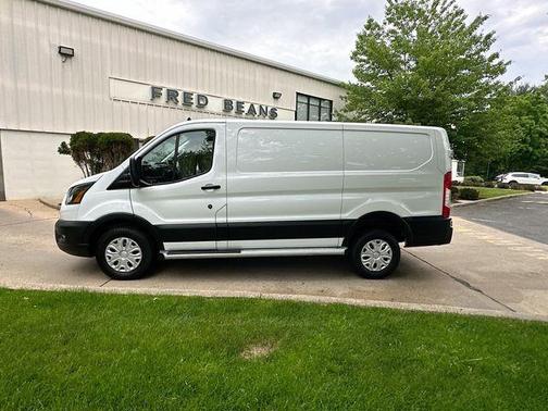Oxford White 2024 Ford Transit-250 Base