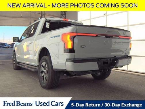 2024 Ford F-150 Lightning LARIAT