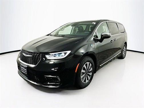2023 Chrysler Pacifica Hybrid Limited