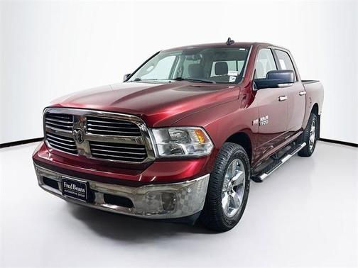 2016 RAM 1500 SLT