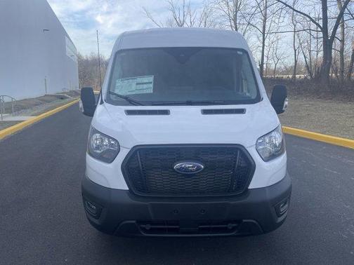 2025 Ford Transit-250 148 WB Medium Roof Cargo