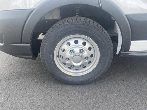 2025 Ford Transit-250 148 WB Medium Roof Cargo