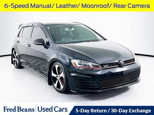 Deep Black Pearl Effect 2016 Volkswagen Golf GTI 2.0T SE 4-Door