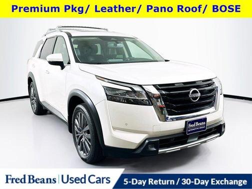 2022 Nissan Pathfinder SL