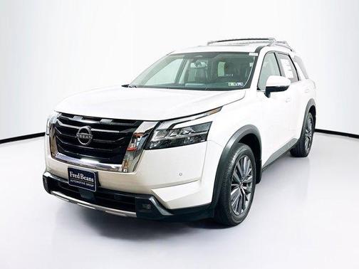 2022 Nissan Pathfinder SL