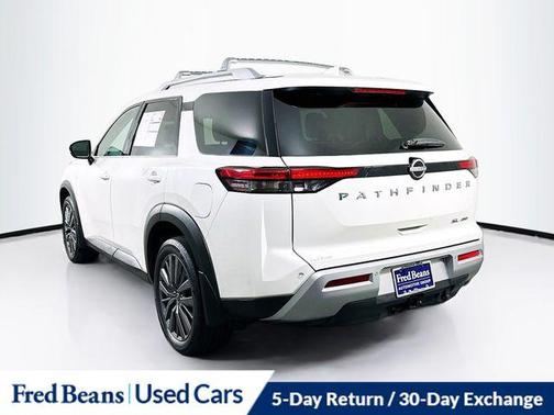 2022 Nissan Pathfinder SL