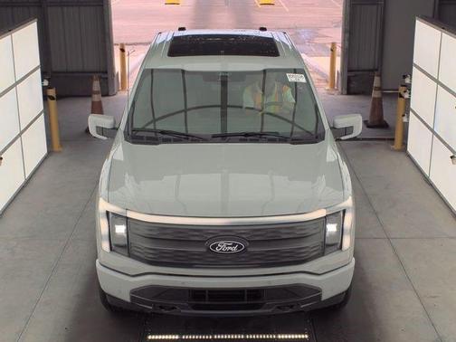 2024 Ford F-150 Lightning LARIAT