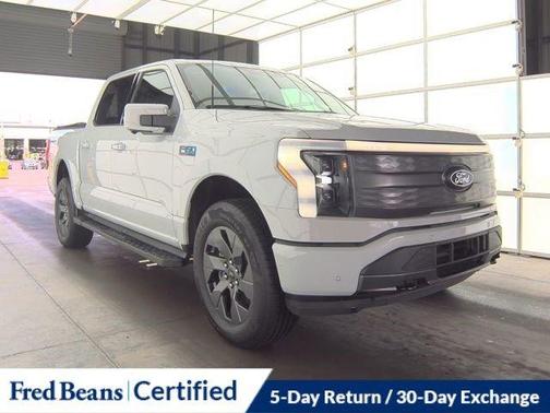 2024 Ford F-150 Lightning LARIAT