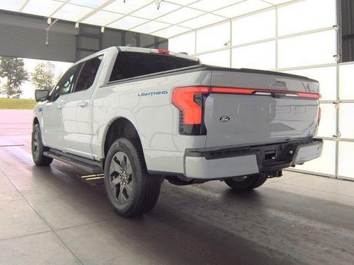 2024 Ford F-150 Lightning LARIAT