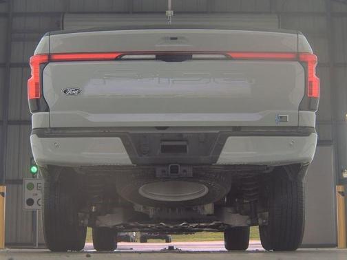 2024 Ford F-150 Lightning LARIAT