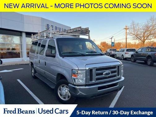 2013 Ford E350 Super Duty XLT