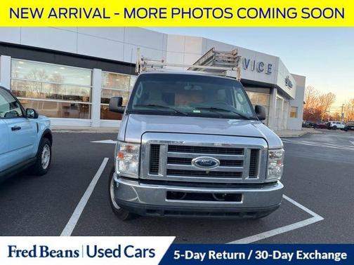 2013 Ford E350 Super Duty XLT