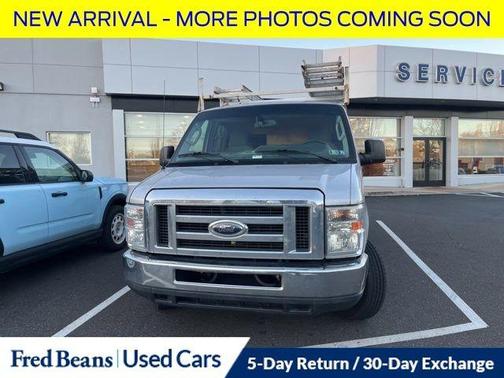 2013 Ford E350 Super Duty XLT