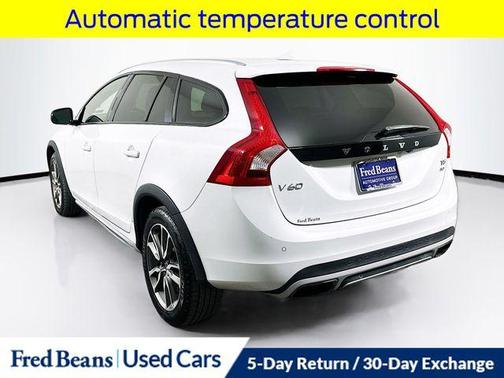2017 Volvo V60 Cross Country T5