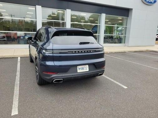 2024 Porsche Cayenne Base